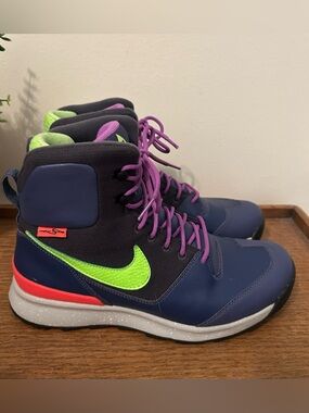 Nike Stasis ACG Boot Size 8US Blue Recall/Flash Lime-Laser Purple 616192-456
